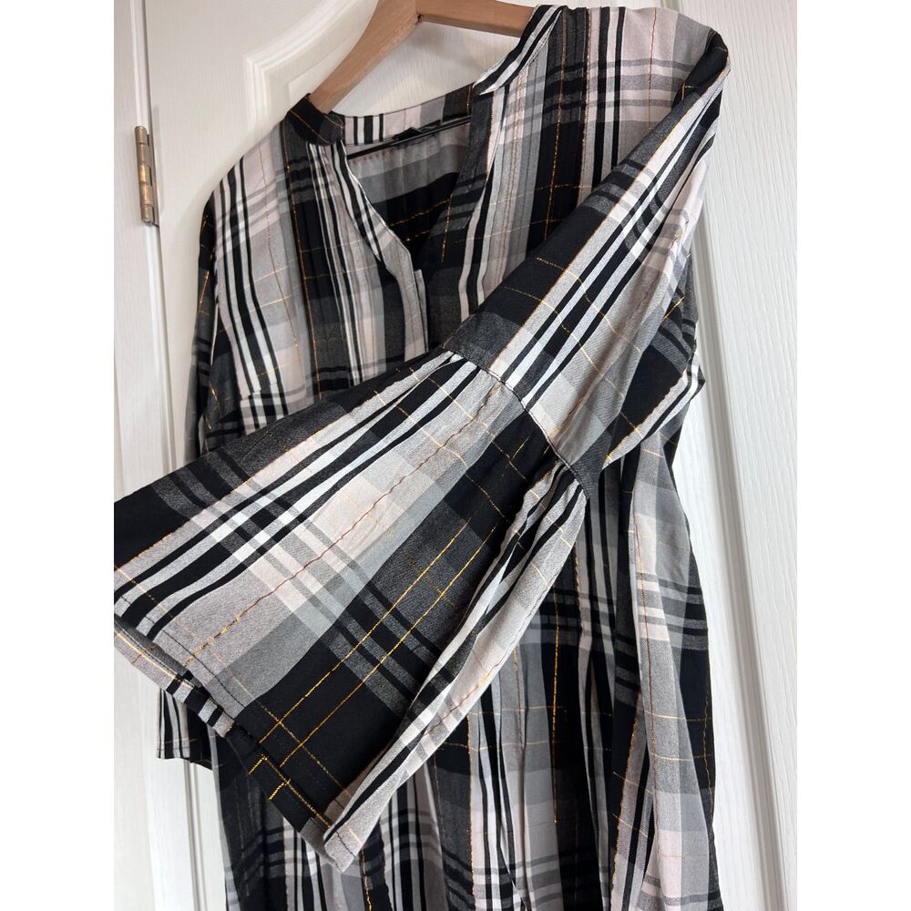 New Directions Women's Black White Gold Metallic Plaid Bell Sleeve Top Size M - Picture 4 of 11
